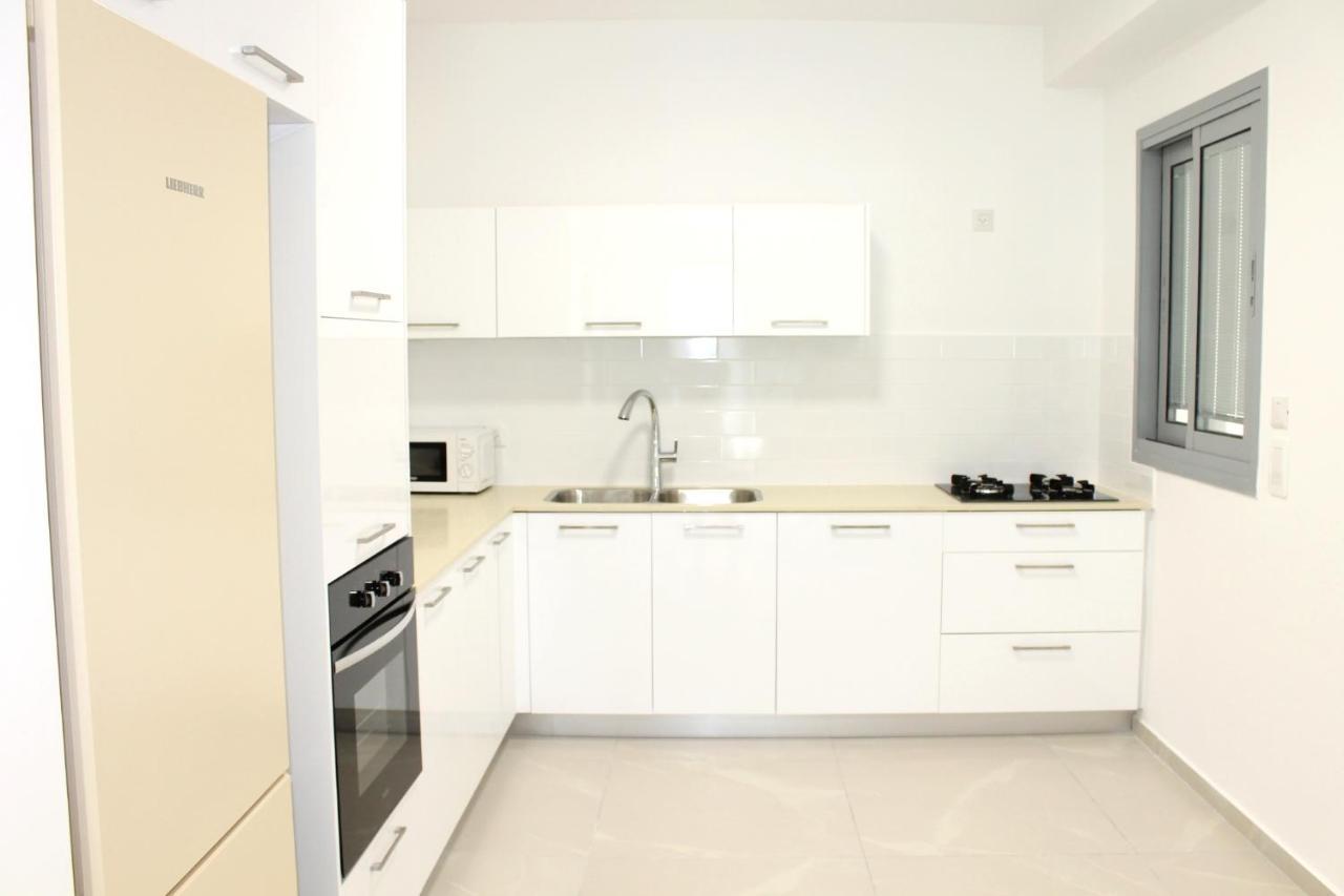 Beach Suite Israel- Private Jacuzzi, Beach View, Gym, Low Fee For Off-Site Indoor Pool & Spa ביץ סוייט ישראל- ג'קוזי פרטי עם נוף ים, אפשרות לבריכה מקורה וספא בתשלום ממש מוזל Ashkelon Exteriör bild